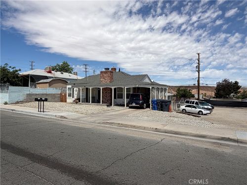 137 W Fredricks St, Barstow, CA, 92311-2745 | Card Image
