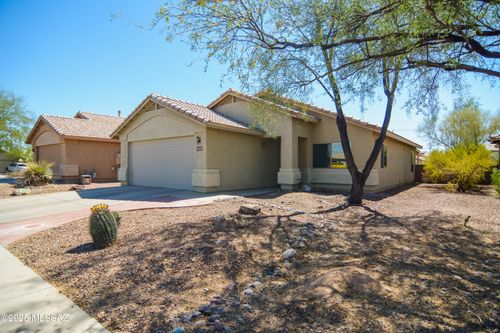 9495 N Winter Wren Ave, Tucson, AZ, 85742-8443 | Card Image