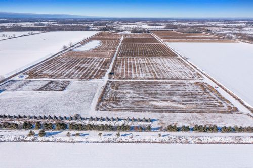 15984 Terry Rd, Berlin, MI, 48002-1109 | Card Image