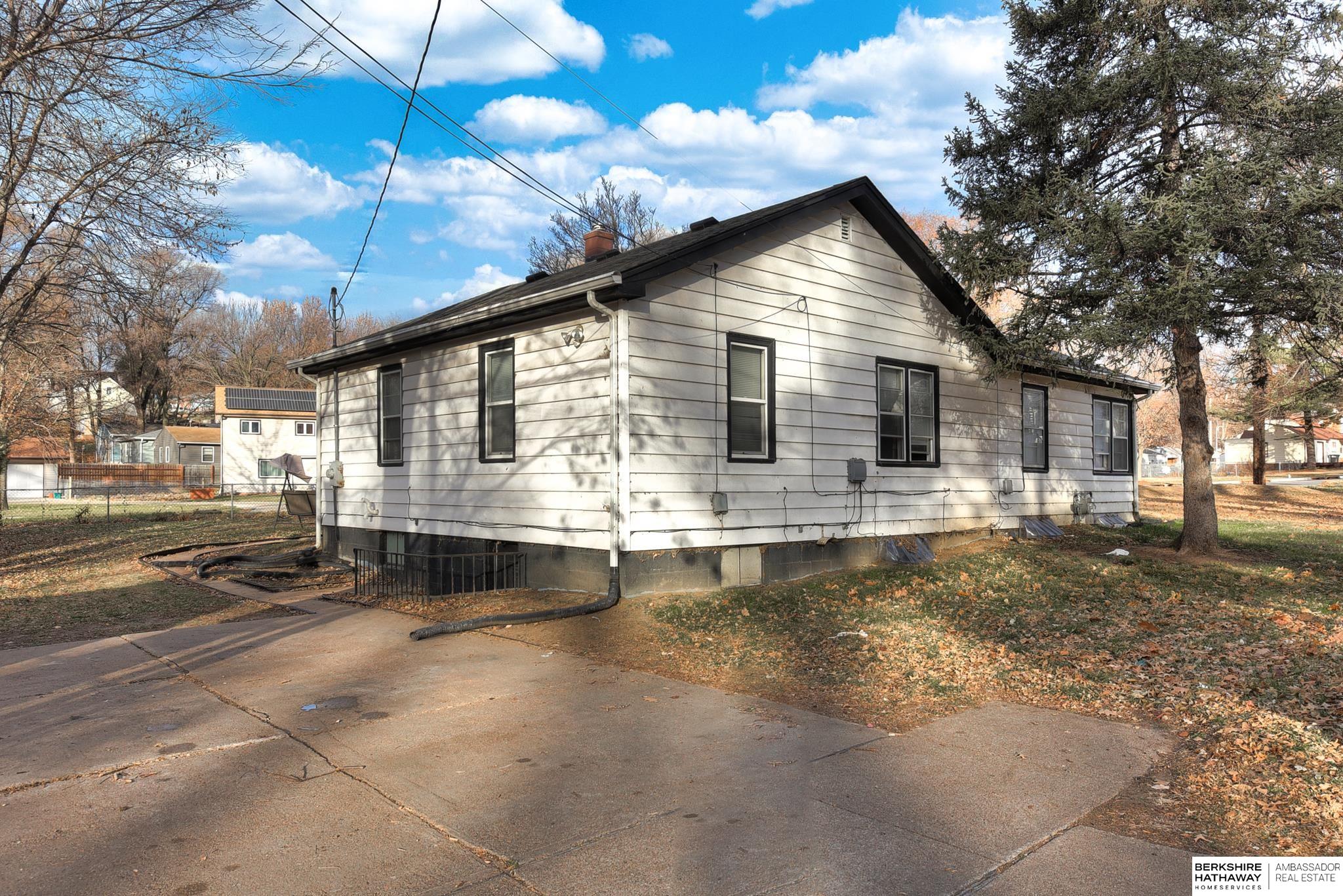 Fontenelle Blvd, Omaha, NE 68111