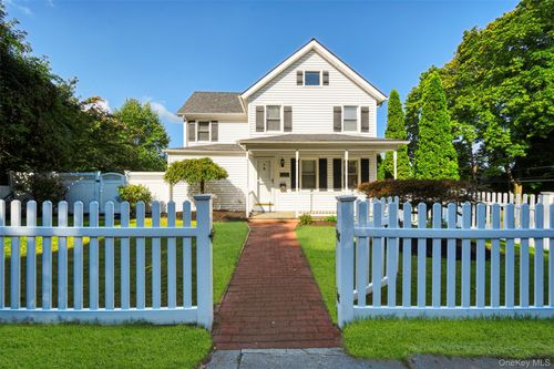 58 School St, Oyster Bay, NY, 11771-3015 | Card Image