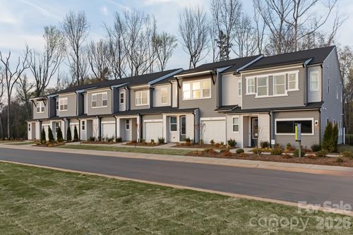 6041 Longar Lane, Charlotte, NC, 28269 | Card Image