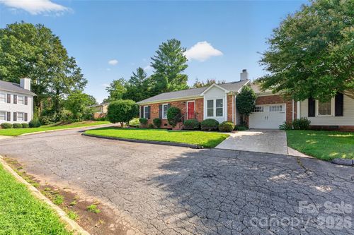 1326 Old Lenoir Rd Nw, Hickory, NC, 28601 | Card Image