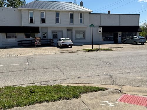 332 Main Street, Paris, IL, 61944 | Card Image