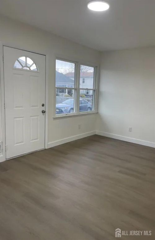 84 Seabreeze Way, Keansburg, NJ, 07734 | Card Image