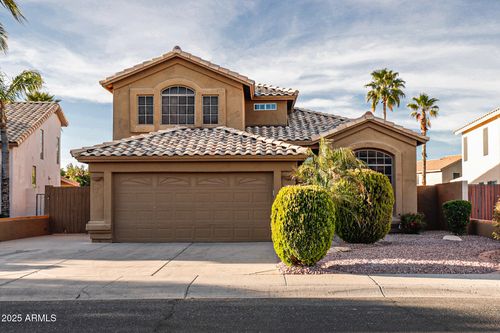 7432 W Crest Ln, Glendale, AZ, 85310-5618 | Card Image