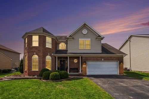 911 Butterfield Cir E, Shorewood, IL, 60404-8147 | Card Image