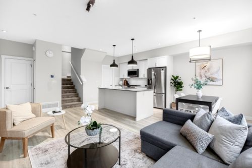 21-8371 202b St, Langley, BC, V2Y4K6 | Card Image