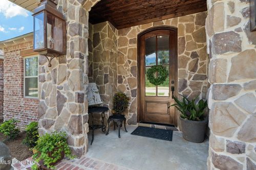 14 Spring Lake Dr, Sumrall, MS, 39482-1101 | Card Image