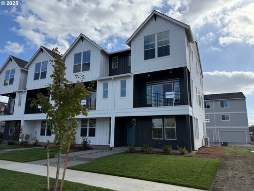 5118 Se Thornapple St, Hillsboro, OR, 97123-8965 | Card Image