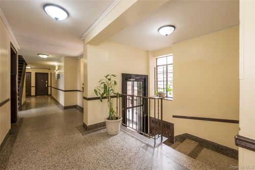 apt-2h-2090 Barnes Ave, Bronx, NY, 10462-2622 | Card Image