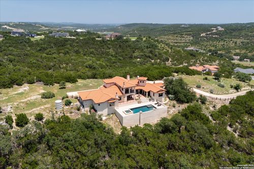 135 Trillion Ct, Boerne, TX, 78006-8087 | Card Image