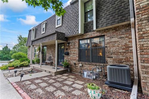 27 W Bannister Rd, Kansas City, MO, 64114-4009 | Card Image