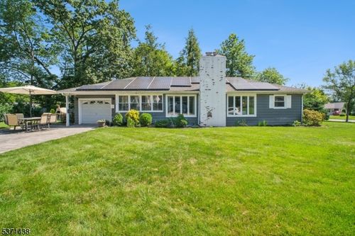 126 Fieldstone Dr, Springfield, NJ, 07081-2607 | Card Image