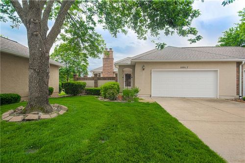 10917 W 98th St, Overland Park, KS, 66214-2805 | Card Image