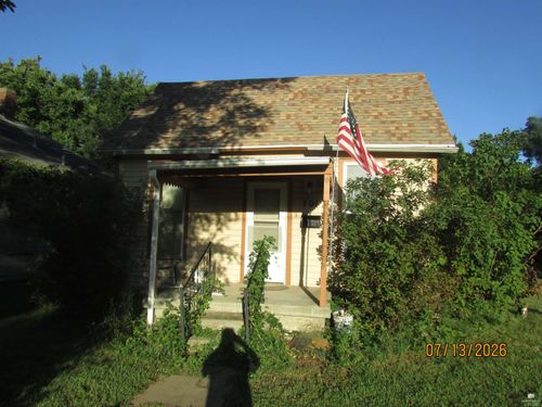 101 S 7th St, Herington, KS, 67449-2513 | Card Image