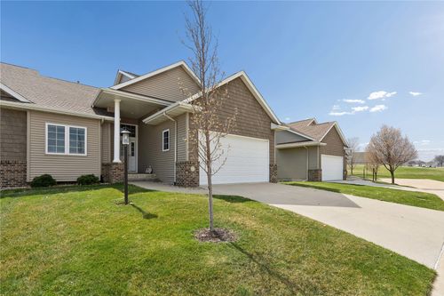 3269 Stone Ct, Marion, IA, 52302 | Card Image