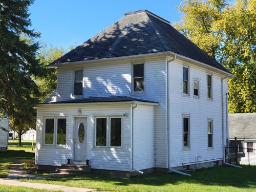 202 S Birch St, Wenona, IL, 61377-8000 | Card Image