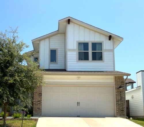 8600 Cumbrae Ln, Austin, TX, 78744-4733 | Card Image