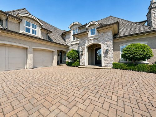 15957 39a Ave, Surrey, BC, V3Z0Y3 | Card Image