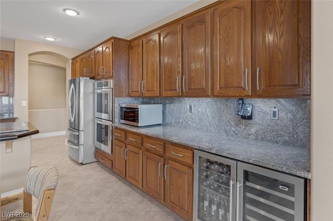 Additional cabinet & Counter Space, Summit Dual Zone Wine Cooler | Image 22