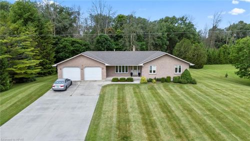 27 Mill St E, Clifford, ON, N0G1M0 | Card Image