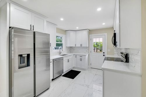 36 Ozark St, Ronkonkoma, NY, 11779-1824 | Card Image