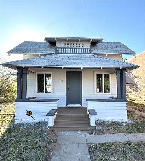 124 S Olive Ave, Rialto, CA, 92376-8902 | Card Image