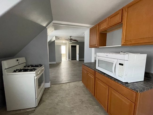 3 - 117 Merrifield St, Condo with 2 bedrooms, 1 bathrooms and null parking in Worcester MA | Image 8
