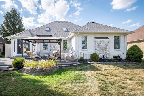 54676 Carnation Dr, Macomb, MI, 48042-2240 | Card Image