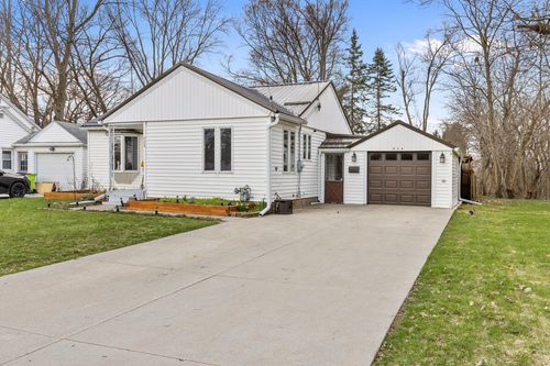 924 W Orange St, Greenville, MI, 48838-1633 | Card Image