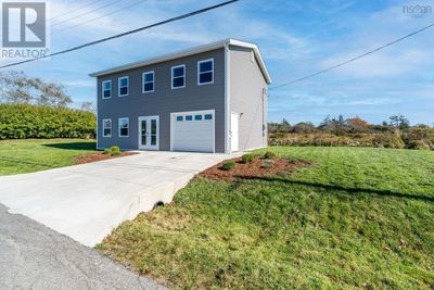 17 Hood Cres, House other with 3 bedrooms, 2 bathrooms and null parking in Yarmouth NS | Image 2