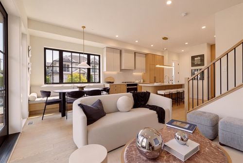 1-3185 Vine St, Vancouver, BC, V6K | Card Image