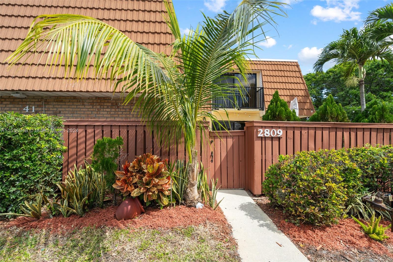 Waterford Dr, Deerfield Beach, FL 33442
