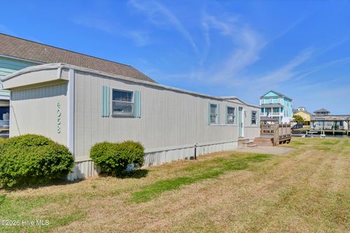 4058 4th St, Surf City, NC, 28445-8633 | Card Image
