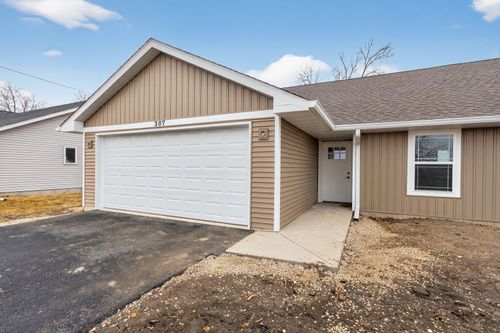 307-307 W South St, DURAND, IL, 61024-9407 | Card Image