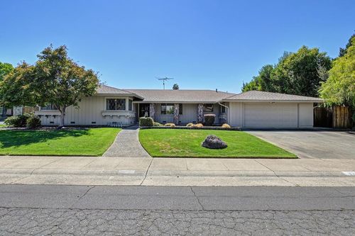 975 Sand Bar Circle, Carmichael, CA, 95608 | Card Image