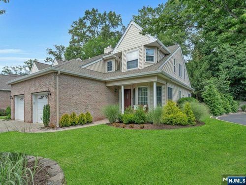 111 Trotters Ln, Allendale, NJ, 07401-2032 | Card Image