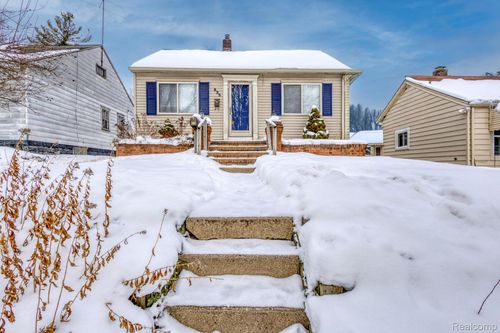 635 E Tennyson Ave, Pontiac, MI, 48340-2959 | Card Image