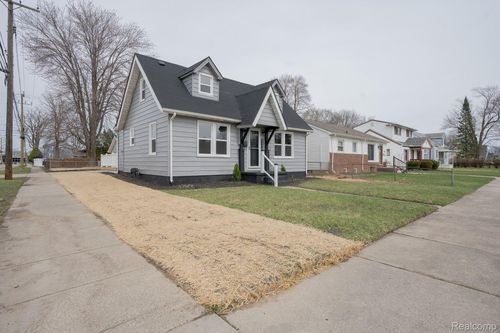 22503 Clairwood St, Saint Clair Shores, MI, 48080-1910 | Card Image