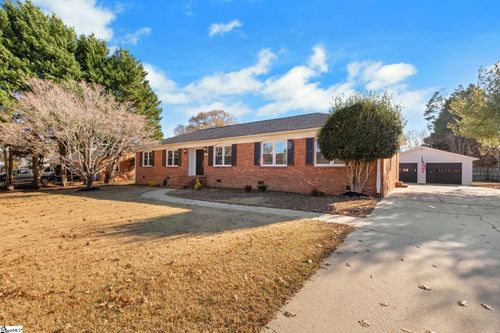 106 Lynn Dr, Taylors, SC, 29687-4113 | Card Image