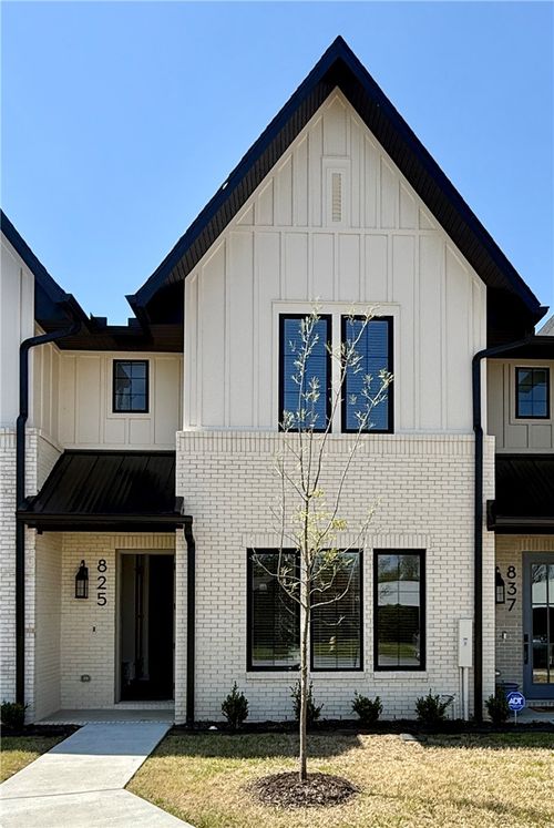 825 Nw 14th St, Bentonville, AR, 72712-4218 | Card Image