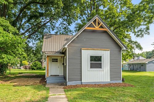 410 E 11th St, Auburn, IN, 46706-2414 | Card Image