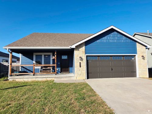 2512 Karen Ln, Junction City, KS, 66441-2884 | Card Image