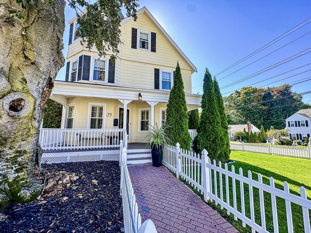 Beech Ave, Melrose, MA 02176