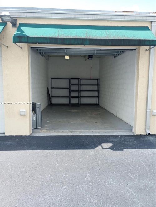 15-4233 Ne 12th Ter, OAKLAND PARK, FL, 33334-4722 | Card Image