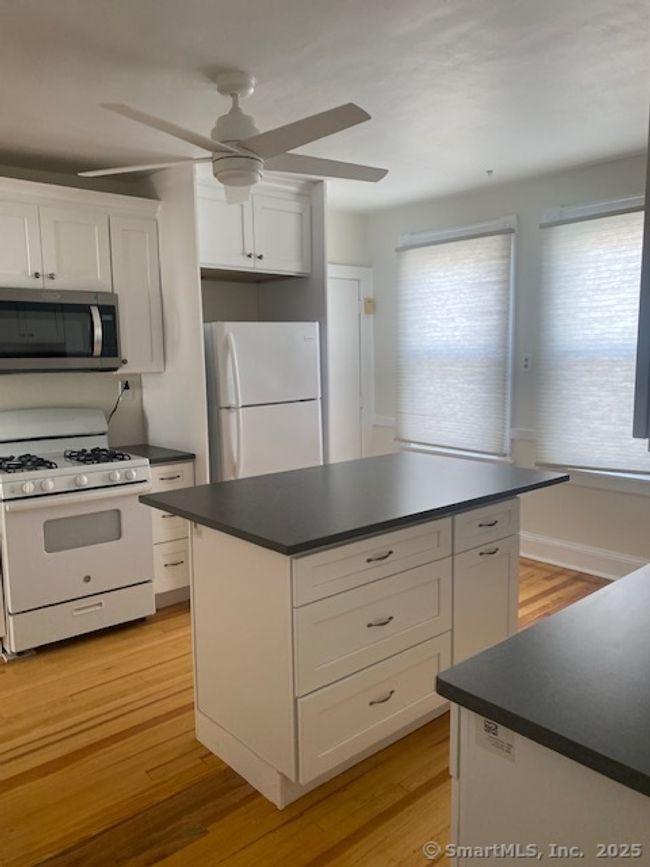 FL-2ND - 172 Beaver St, Home with 2 bedrooms, 1 bathrooms and 1 parking in Ansonia CT | Image 5