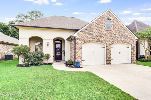 219 Country Park Dr, Youngsville, LA, 70592-6062 | Card Image