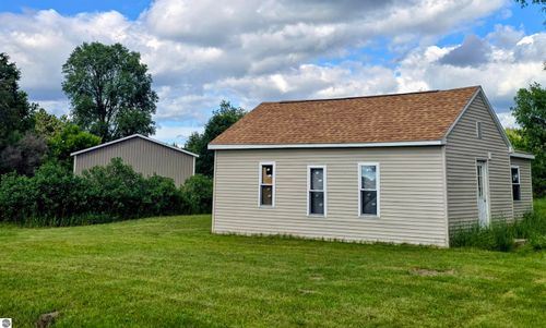 112 N 2nd St, Mesick, MI, 49668-9307 | Card Image