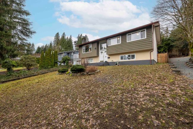 2966 Cove Place, House other with 5 bedrooms, 3 bathrooms and 2 parking in Coquitlam BC | Image 3